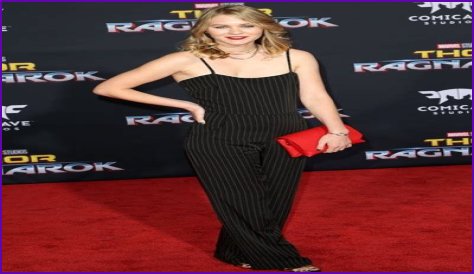 Ryan Simpkins Height Weight Bra Size Body Measurements Age Facts